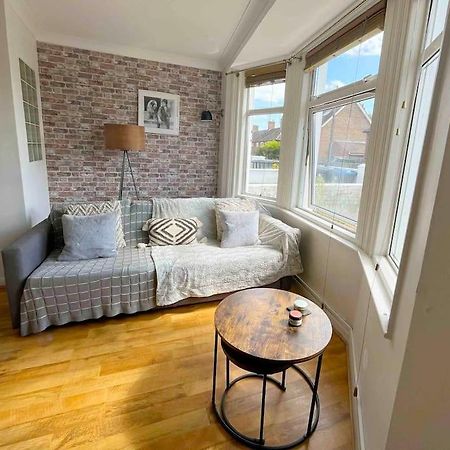 Cosy Flat In Burgess Hill, Sussex Apartman Kültér fotó